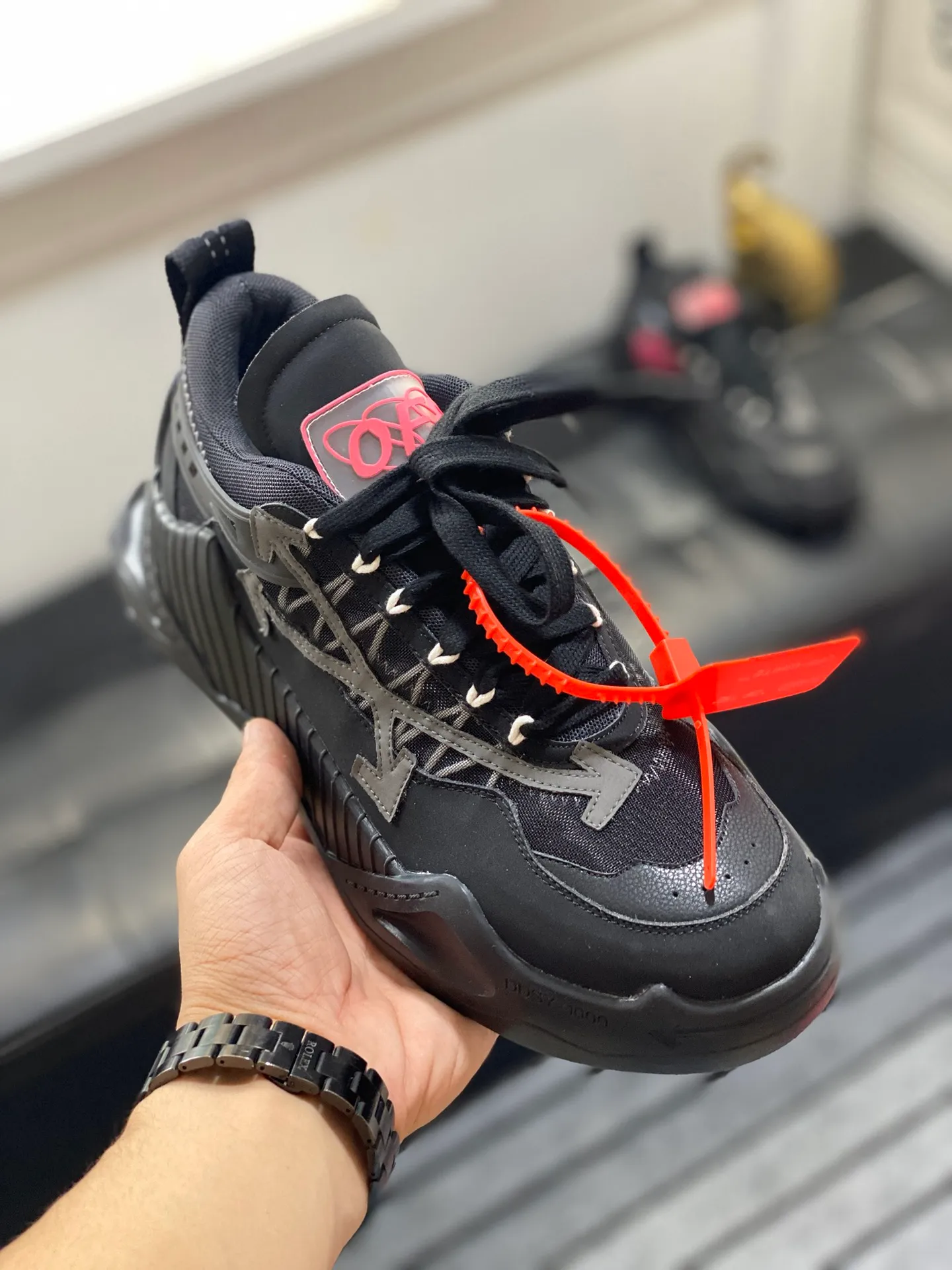 Men's Men's Shoes💰480🌼【New Style】High-end Boutique-🤷‍♂🤷‍♂OFF-WHITE x Air Jordan 】1 The joint shoe has been highly concerned by everyone since its design. The new shoe is shown in the popular Chicago bull white and yellow LOGO color scheme. The shoe body is made of cowhide, cow suede, and other materials. In addition to the X hidden on the inside of the leather, the oversized Swoosh, OFF-WHITE for Nike, Air Jordan 1 birth information and AIR are displayed on both sides of the shoe. The iconic details of OFF-WHITE can be seen on the sole and insole. You can choose a pair if you like the style. Code: 39-44 (45 can be customized